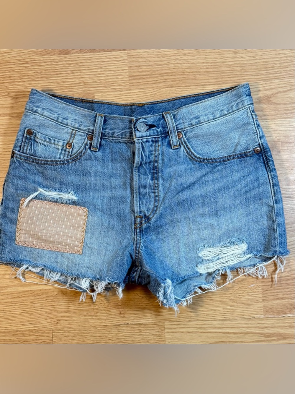 Levi’s 501 Distressed Patchwork Cutoff Denim Shorts Women’s Size 27